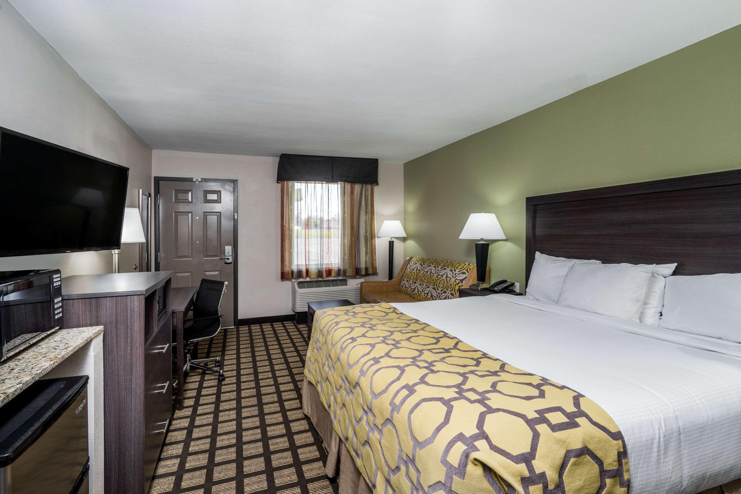 Baymont By Wyndham Clarksville Extérieur photo