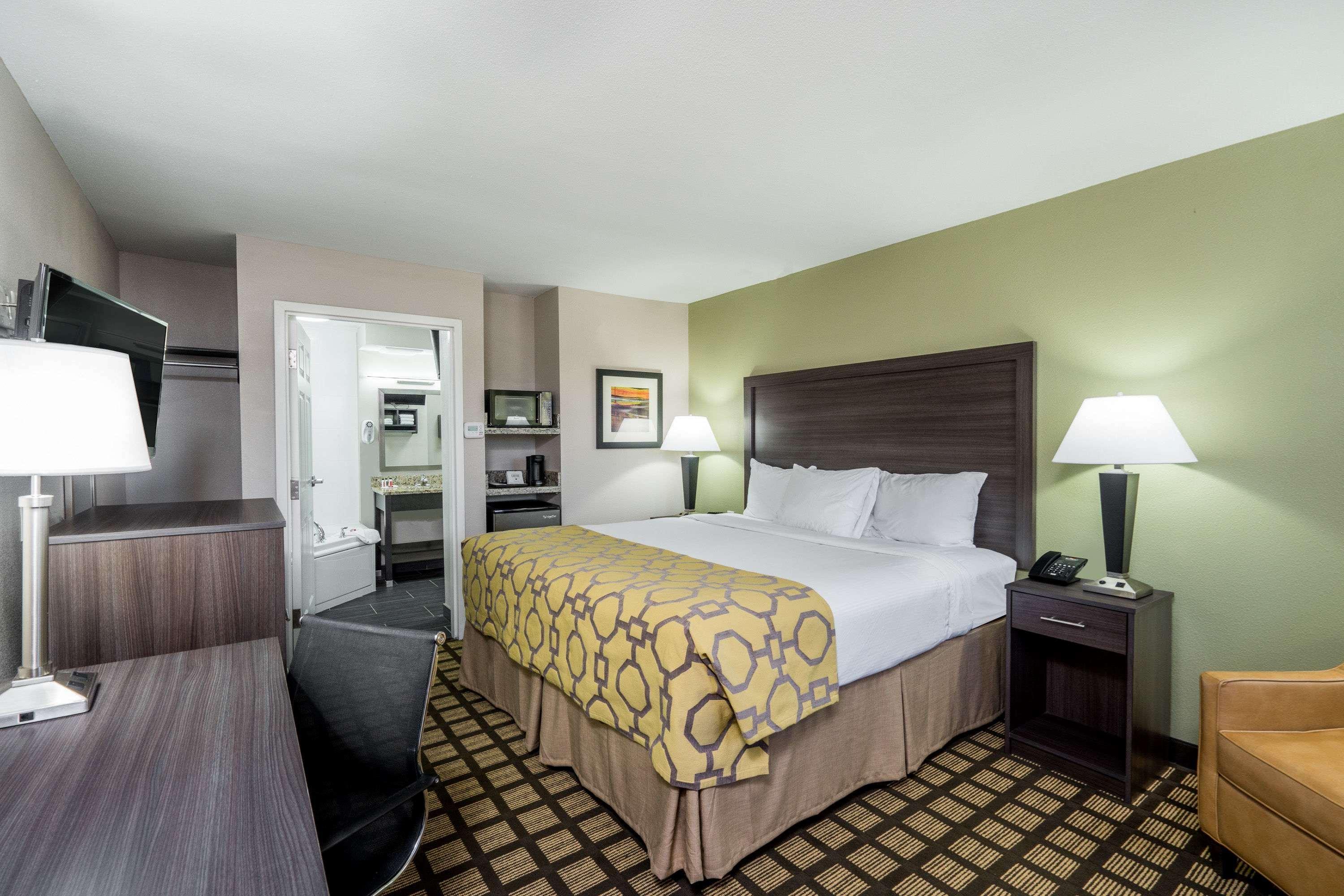 Baymont By Wyndham Clarksville Extérieur photo