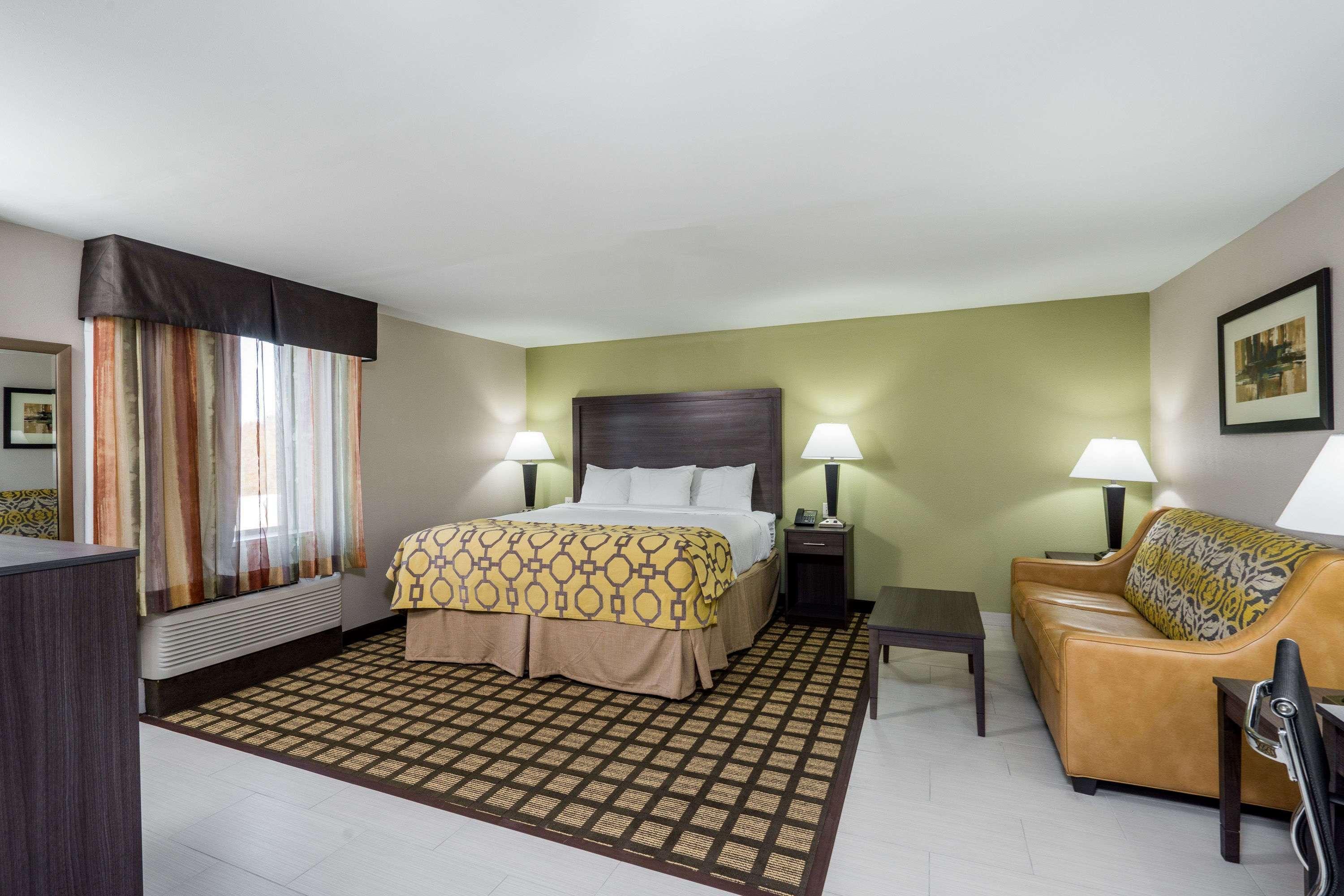 Baymont By Wyndham Clarksville Extérieur photo