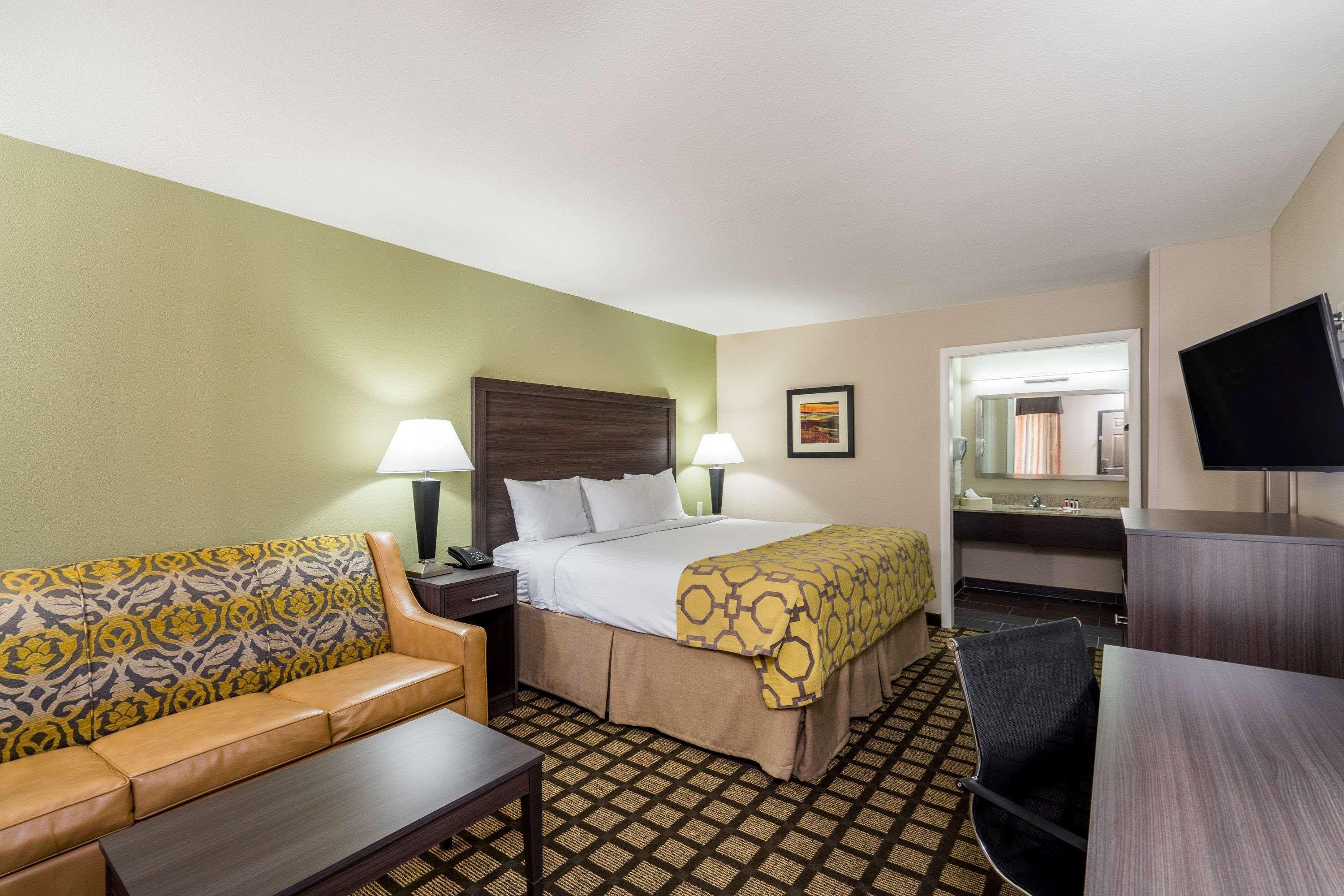Baymont By Wyndham Clarksville Extérieur photo