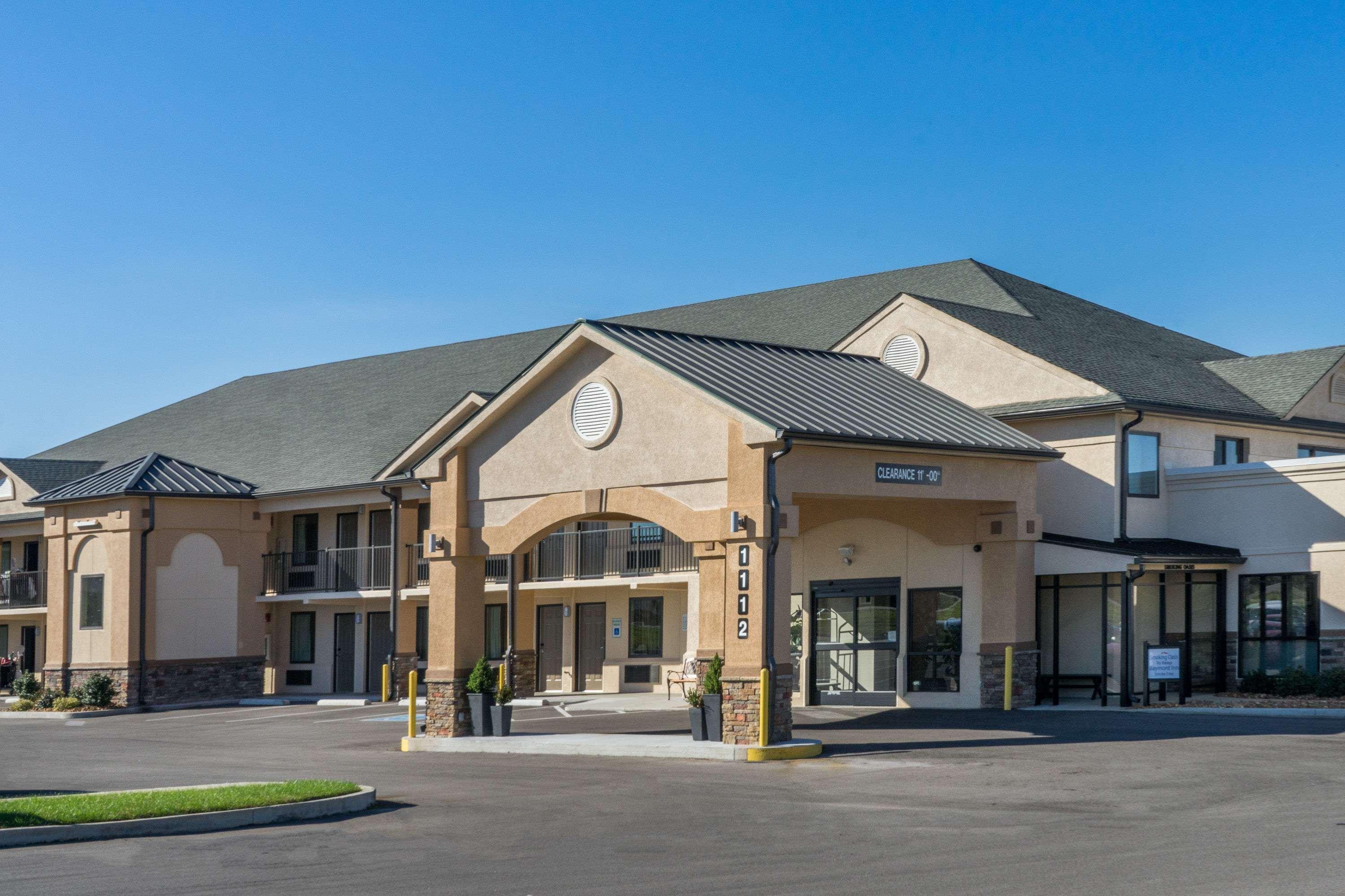 Baymont By Wyndham Clarksville Extérieur photo